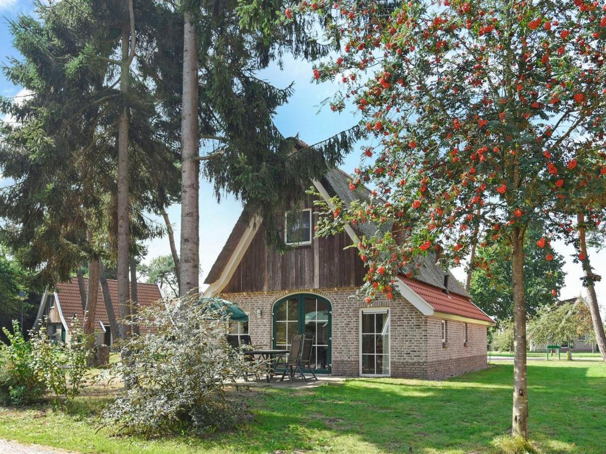 Landal Landgoed De Hellendoornse Berg Hotel Haarle Exterior photo